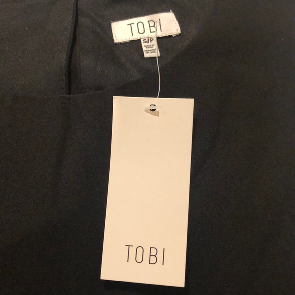 TOBI SWEETLY SCALLOPED BLACK SHIFT DRESS - Picture 4 of 5